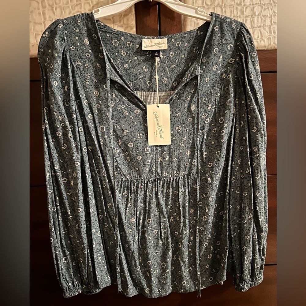 NWT womens peasant blouse by Universal Thread